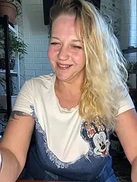 JenniferCarmen online show from July 1, 8:05 am