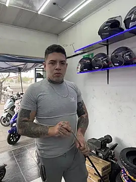 Snapshot of Marlokeo69 chatting on December 15, 5:39 pm Marlokeo69 online show from December 15, 5:39 pm