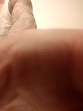 Snapshot of aboogie0420 chatting on December 16, 3:55 am aboogie0420 online show from December 16, 3:55 am