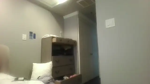 Snapshot of BeefyNcloudy chatting on December 15, 4:11 pm BeefyNcloudy online show from December 15, 4:11 pm