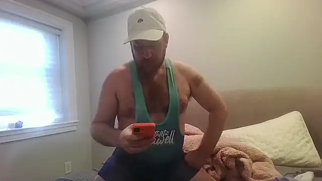 Snapshot of BeefyNcloudy chatting on March 28, 8:30 pm BeefyNcloudy online show from March 28, 8:30 pm