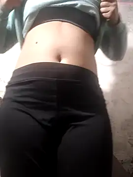 Snapshot of SubmissiveKaur chatting on December 15, 10:08 am SubmissiveKaur online show from December 15, 10:08 am