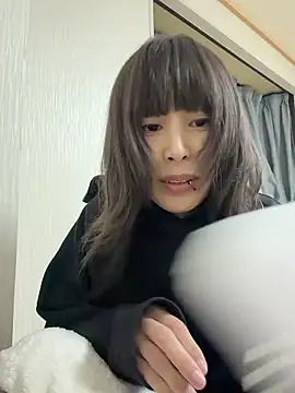 Snapshot of M_Lize chatting on December 14, 11:37 am M Lize online show from December 14, 11:37 am