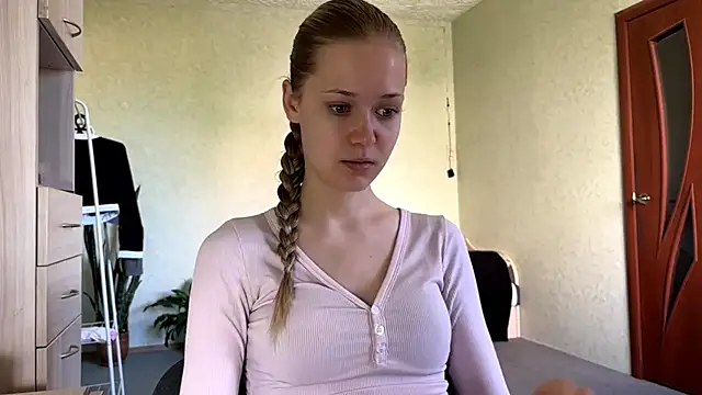 Snapshot of ZaidaSchwarten chatting on May 27, 5:15 am ZaidaSchwarten online show from May 27, 5:15 am