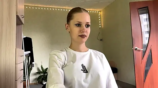 Snapshot of ZaidaSchwarten chatting on July 4, 12:22 pm ZaidaSchwarten online show from July 4, 12:22 pm