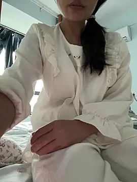 cmvoo online show from April 28, 1:04 am