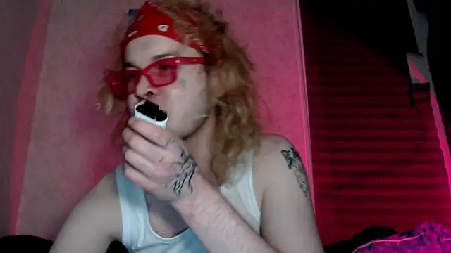 Snapshot of Steve_q chatting on May 13, 9:55 pm Steve q online show from May 13, 9:55 pm