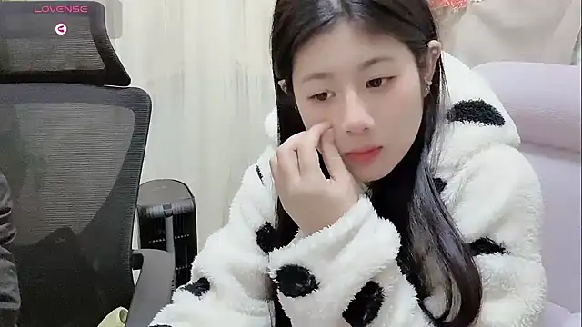 Yvonne-07 online show from January 9, 3:04 pm