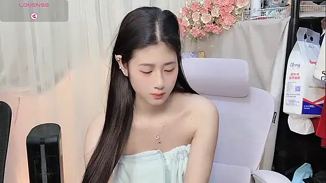 Yvonne-07 online show from March 5, 1:29 pm