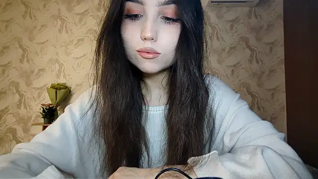 Qwami Amie online show from March 14, 2:11 pm