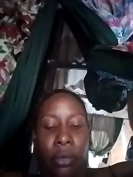 Snapshot of vayolletd chatting on December 17, 12:49 am vayolletd online show from December 17, 12:49 am