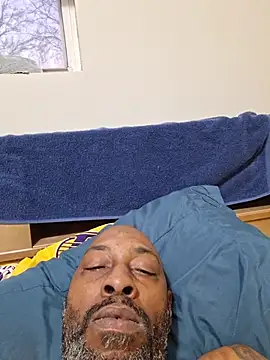 Snapshot of Rizzle9800 chatting on December 14, 1:27 pm Rizzle9800 online show from December 14, 1:27 pm