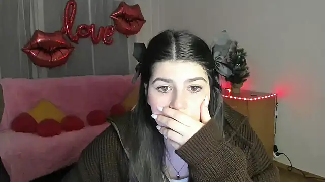 KisaModel online show from February 16, 4:25 pm