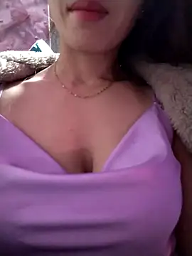 Snapshot of Comb-bii chatting on December 13, 9:53 pm Comb-bii online show from December 13, 9:53 pm