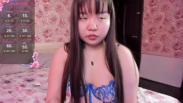 hungrybunny333 online show from March 5, 5:58 am