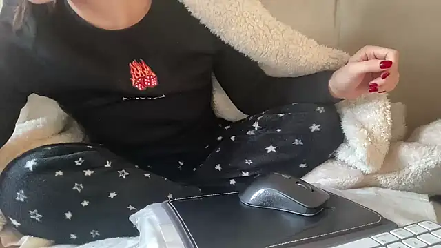 Snapshot of ijustturned18today chatting on December 22, 12:13 pm ijustturned18today online show from December 22, 12:13 pm