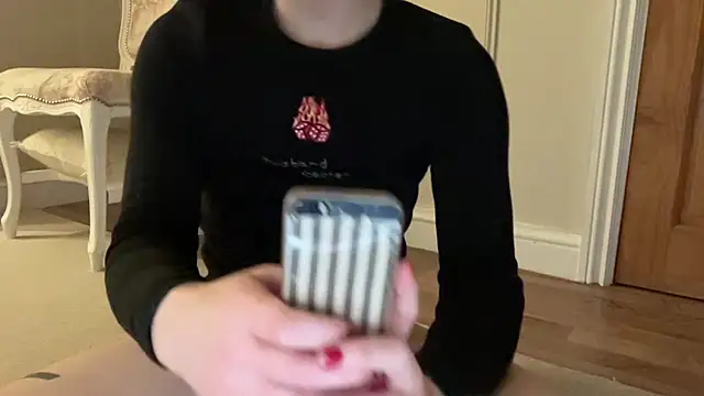 Snapshot of ijustturned18today chatting on December 23, 12:19 am ijustturned18today online show from December 23, 12:19 am