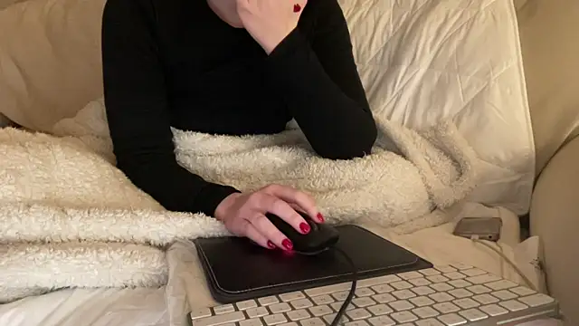 Snapshot of ijustturned18today chatting on January 5, 5:27 pm ijustturned18today online show from January 5, 5:27 pm