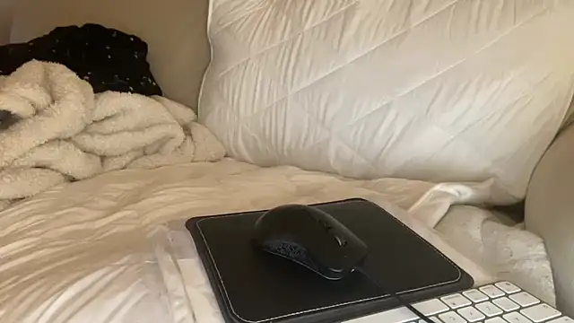 Snapshot of ijustturned18today chatting on January 14, 4:34 pm ijustturned18today online show from January 14, 4:34 pm