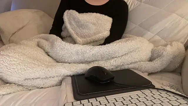 Snapshot of ijustturned18today chatting on January 15, 8:08 am ijustturned18today online show from January 15, 8:08 am