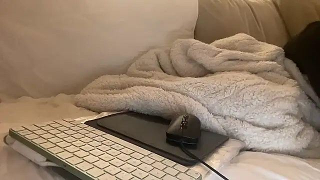 Snapshot of ijustturned18today chatting on January 16, 8:57 pm ijustturned18today online show from January 16, 8:57 pm