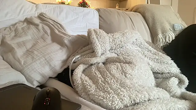 Snapshot of ijustturned18today chatting on January 17, 9:14 am ijustturned18today online show from January 17, 9:14 am