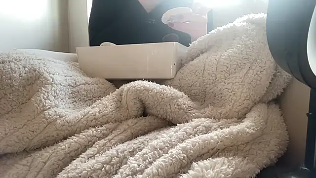 Snapshot of ijustturned18today chatting on January 18, 11:25 am ijustturned18today online show from January 18, 11:25 am