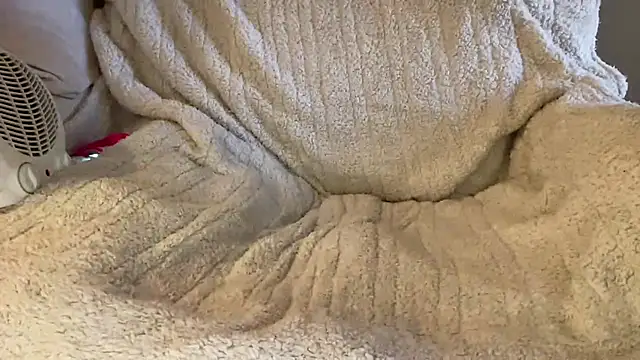 Snapshot of ijustturned18today chatting on February 1, 8:13 am ijustturned18today online show from February 1, 8:13 am