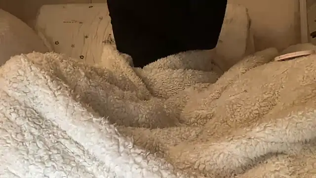 Snapshot of ijustturned18today chatting on February 3, 7:35 am ijustturned18today online show from February 3, 7:35 am