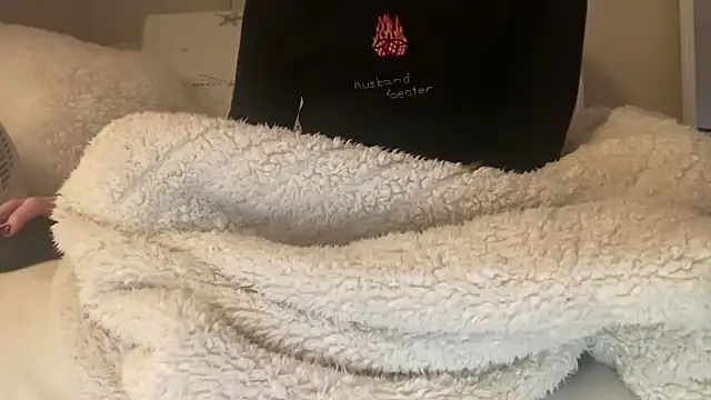 Snapshot of ijustturned18today chatting on February 4, 7:47 am ijustturned18today online show from February 4, 7:47 am