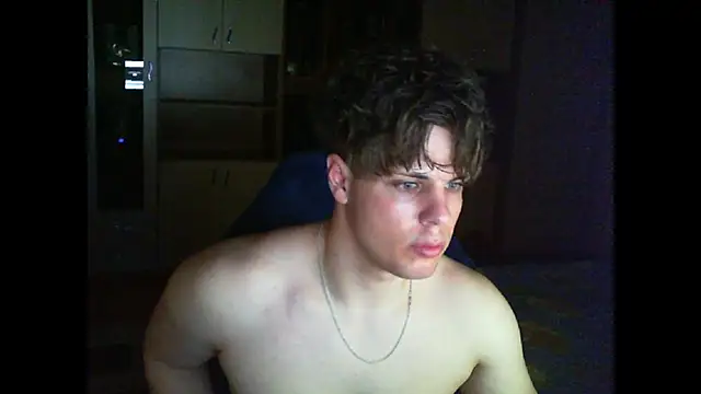 GymGuy0505 online show from January 8, 11:29 pm