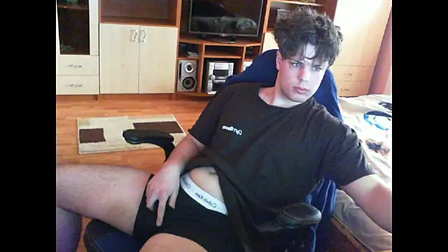 GymGuy0505 online show from February 2, 9:19 am