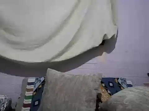 Snapshot of HotMariaClara chatting on June 5, 1:45 am HotMariaClara online show from June 5, 1:45 am