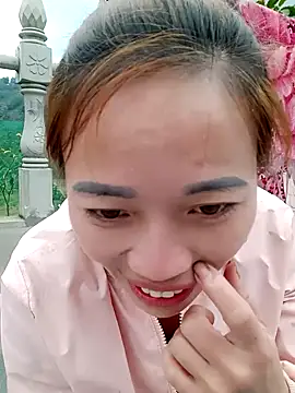 little-effy online show from February 3, 6:40 am