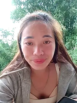 little-effy online show from April 29, 9:13 am