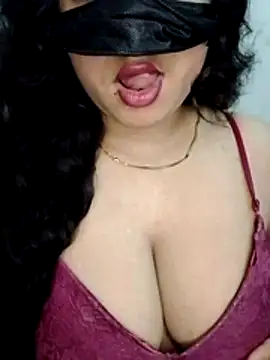 Snapshot of nosrat014 chatting on April 3, 8:12 am nosrat014 online show from April 3, 8:12 am