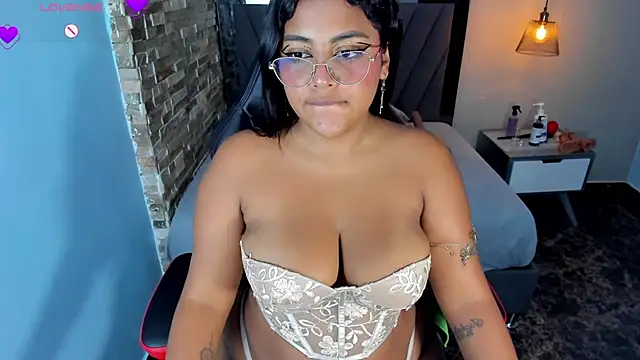 BRIANA Z online show from July 23, 6:00 am