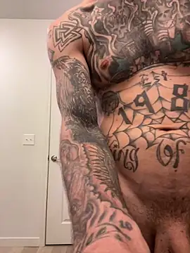 kingNQueen1211 online show from April 28, 11:43 pm