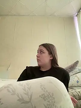 Yaseniya  online show from March 13, 8:10 am