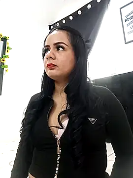 Snapshot of Violetawiliams chatting on December 15, 1:48 pm Violetawiliams online show from December 15, 1:48 pm