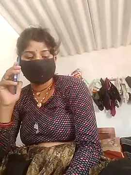 Snapshot of Aaisha_01 chatting on April 8, 10:15 am Aaisha 01 online show from April 8, 10:15 am