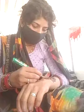 Snapshot of Aaisha_01 chatting on April 18, 7:34 am Aaisha 01 online show from April 18, 7:34 am