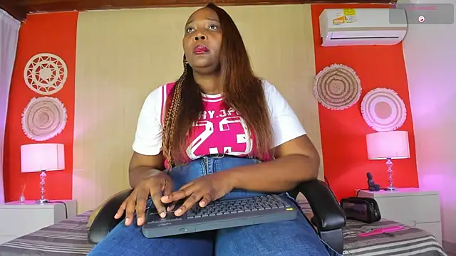 NikollSalas online show from June 8, 1:11 pm
