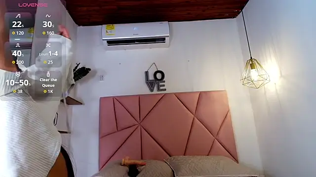 emily burton18 online show from March 7, 12:13 pm