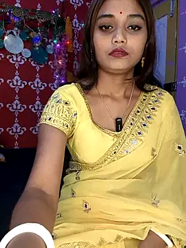Snapshot of Sweet-priyaa chatting on May 9, 9:03 am Sweet-priyaa online show from May 9, 9:03 am