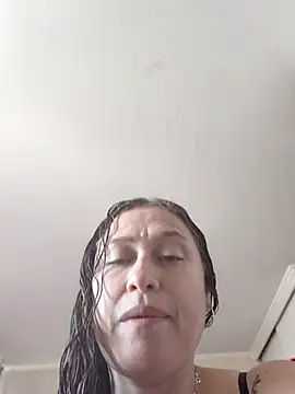 Snapshot of Yarafox01 chatting on December 17, 6:47 pm Yarafox01 online show from December 17, 6:47 pm