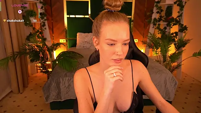 MollyyMayy online show from February 5, 3:49 pm