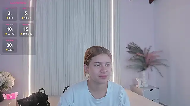 VivianOwen9 online show from March 5, 12:34 pm