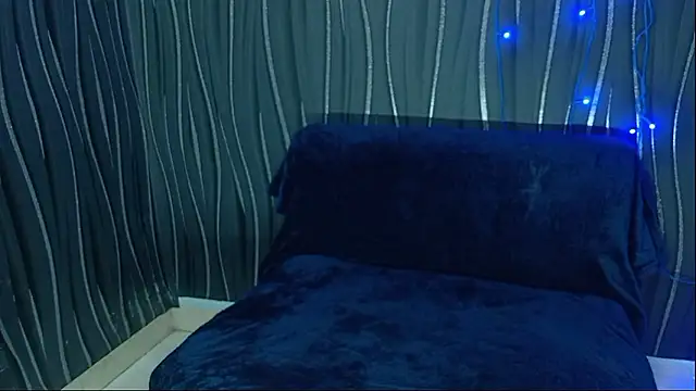 khushigoesnaughty0 online show from January 8, 6:43 pm