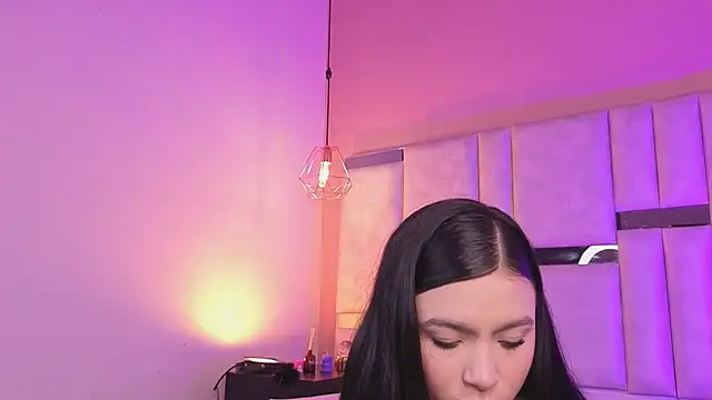 kylie river online show from May 23, 11:36 am
